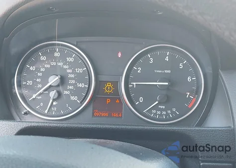 2014 BMW X1 xDrive28I z USA, uszkodzony, nr VIN WBAVL1C55EVY22729